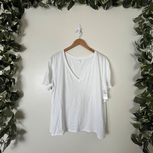 BP Basic Short Sleeve V-Neck Shirt White NWT Women’s Size XL - Picture 1 of 7